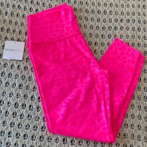 NWT Beyond Yoga hot pink leopard high waisted leggings. Size XL. Brand new.